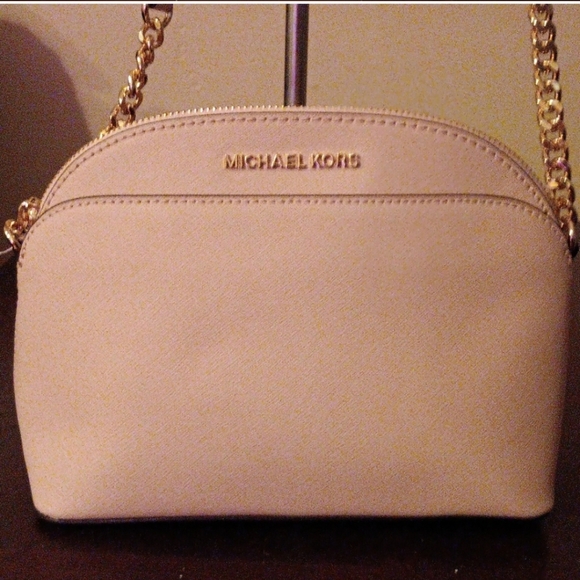 LIVE SHOW!! These Bags Gotta Go! LIKE TO BE NOTIFIED! - Picture 2 of 7